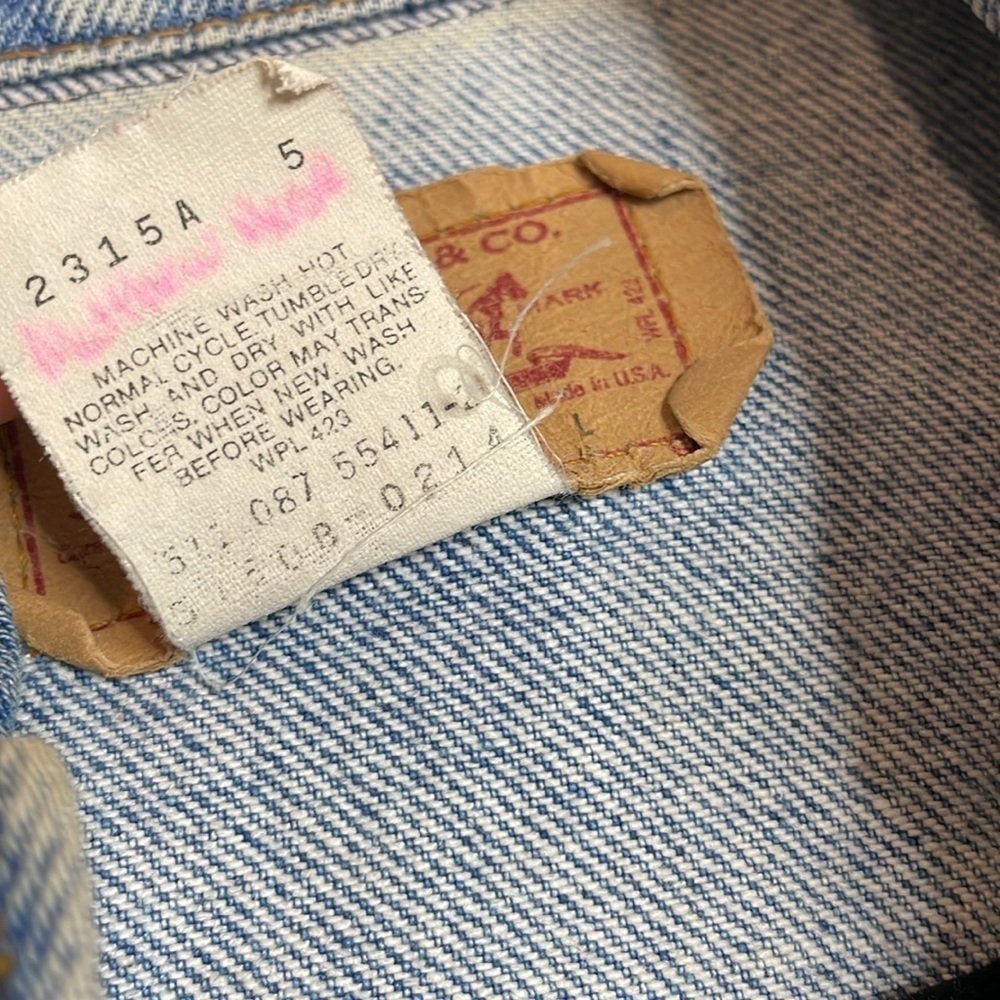 Levi's | Vintage Women’s Well Worn Classic Denim Jacket Size Large Made in USA - Picture 5 of 7